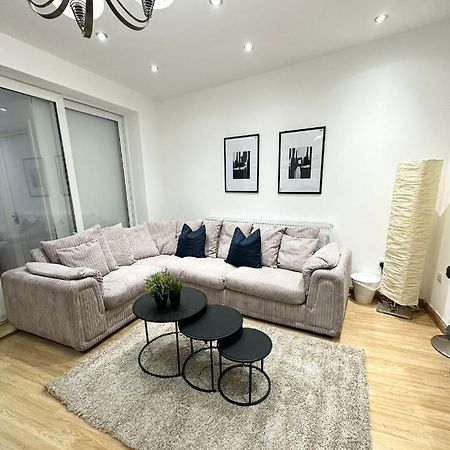 London Charm - Stylish Room In Spacious Home Luaran gambar
